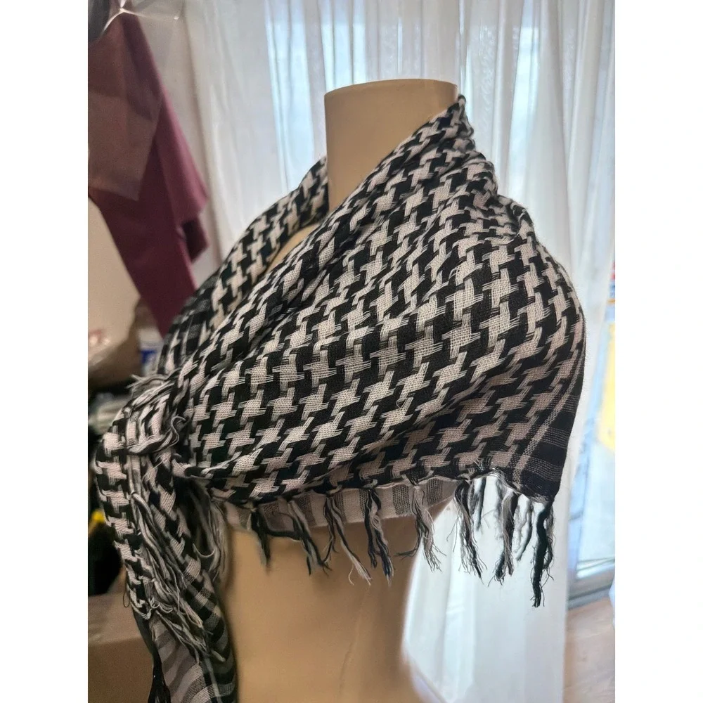 Unisex Black and White Houndstooth Keffiyeh Scarf Fringe Tassel Square Wrap